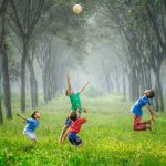 I bambini, il gioco e il distanziamento sociale